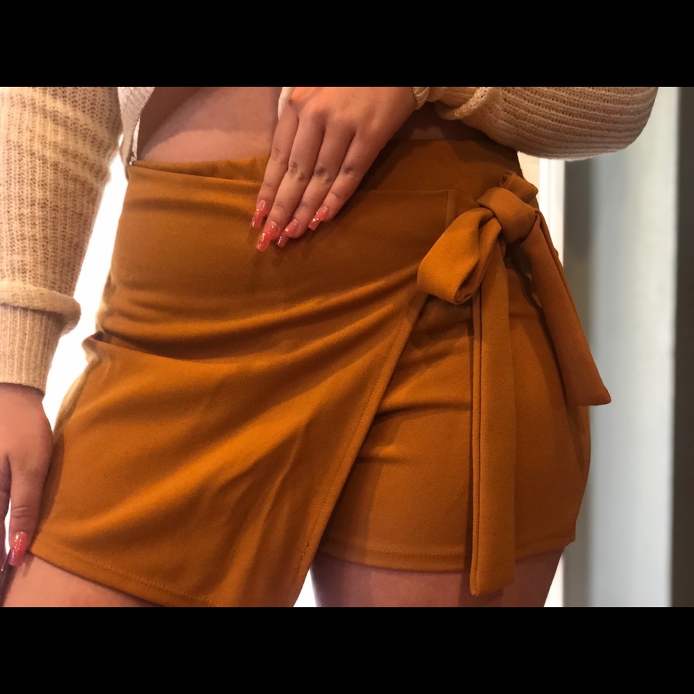 Yellow skirt